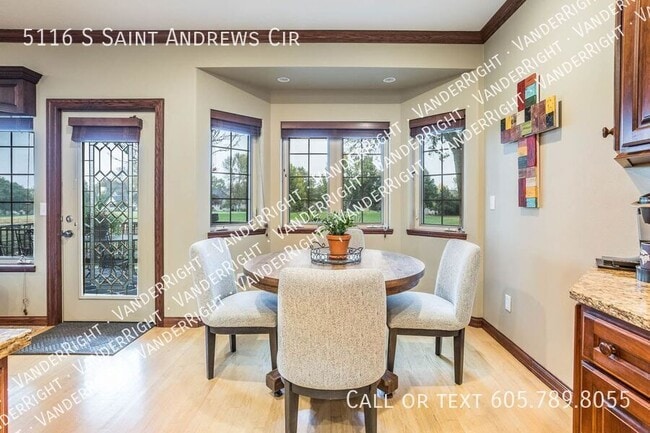 Building Photo - 5116 S St Andrews Cir