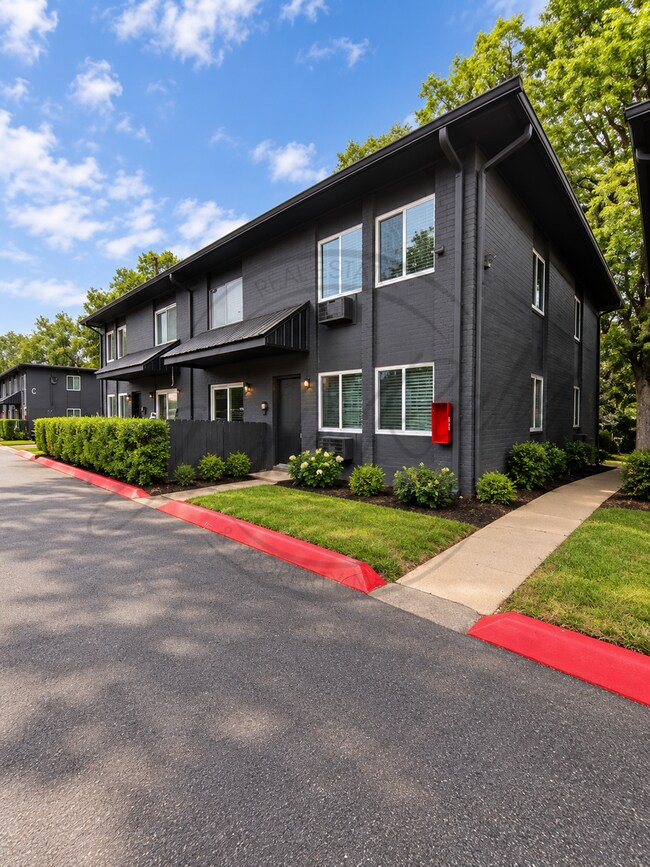 Building Photo - 550 Harding Pl