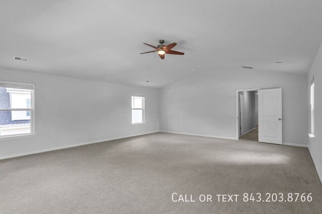 Building Photo - 237 Oak View Way