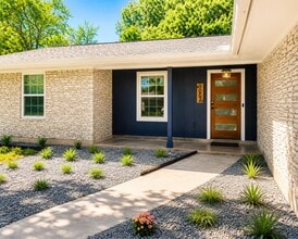 Building Photo - *** Near Domain * Stunning 4 Bedroom House * Fully Furnished * Designer Decorated * High End Luxu...