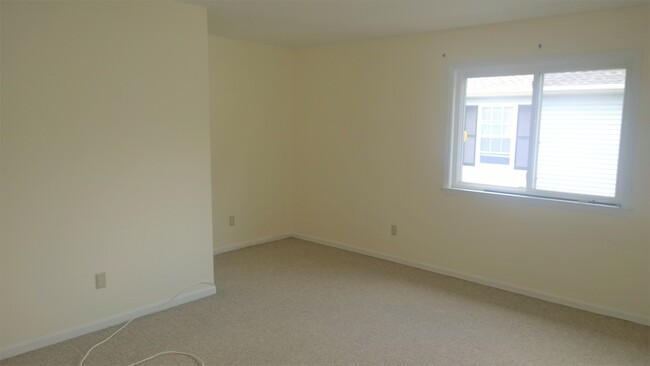 Second bedroom - 375 Hope St