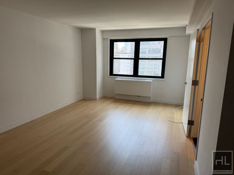 Building Photo - East 39th Street