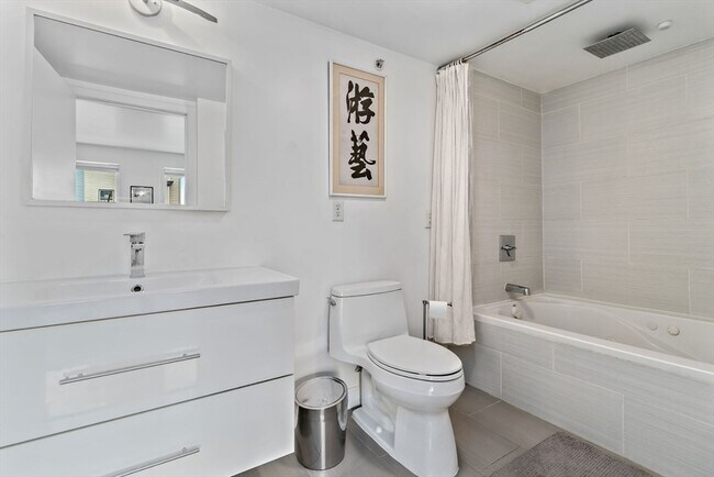 Building Photo - 155 Chelsea St