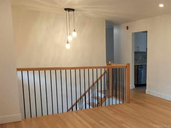 Building Photo - 727 NY-302