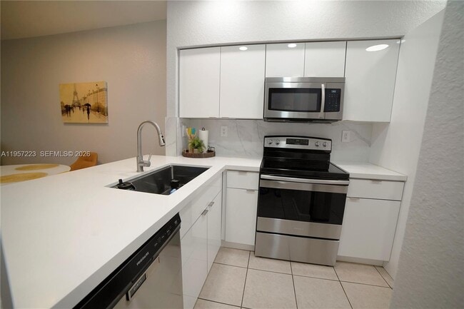 Building Photo - 8360 SW 27th St