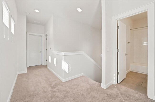 Building Photo - 8921 Parker Ranch Cir