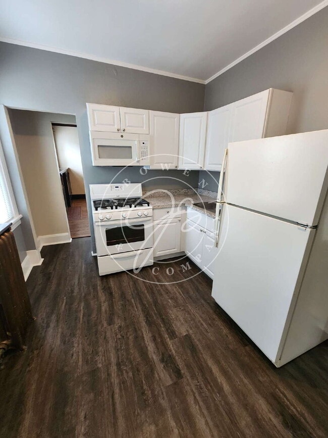 Building Photo - Cozy Studio in South Toledo-One fee includes all!