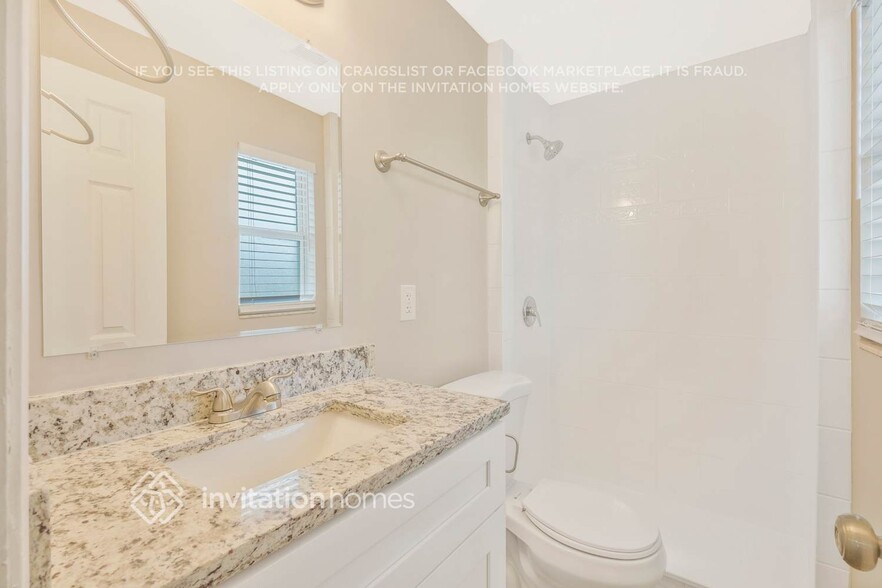Building Photo - 423 Janell Dr