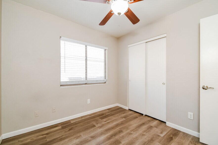 Building Photo - 438 N Opal