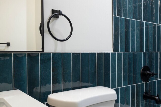 Building Photo - Spacious 2-Bedroom Apartment for Rent