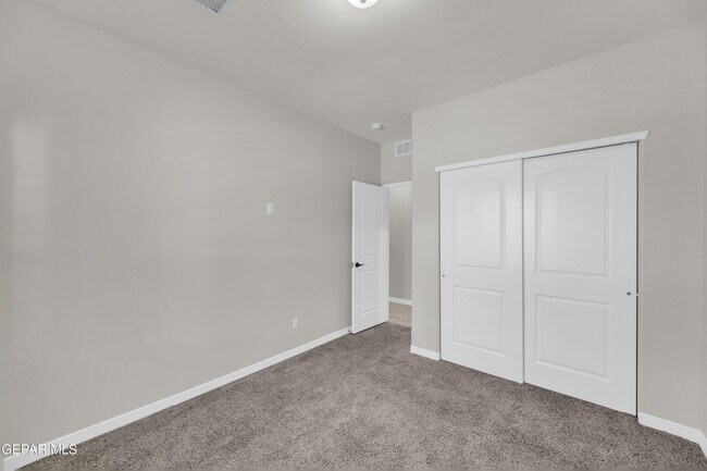 Building Photo - 10613 Hidden Palm Pl