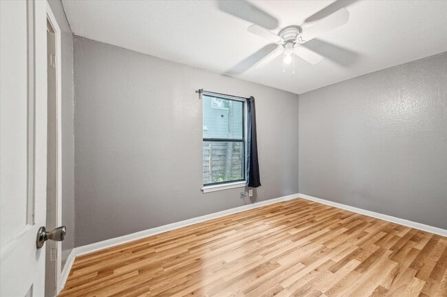 Building Photo - 1102 Cherico St