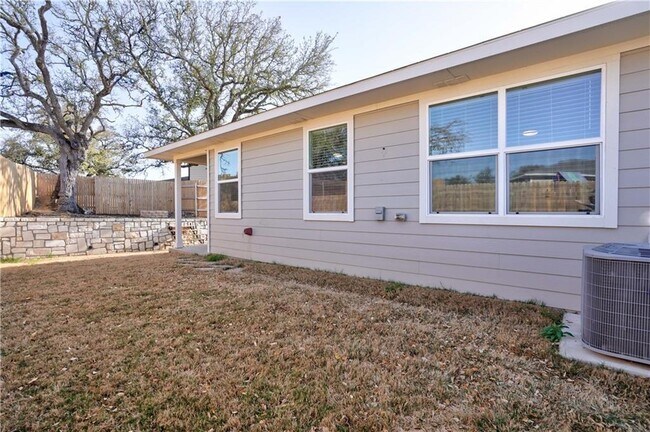 Building Photo - 280 Tequilana Pass