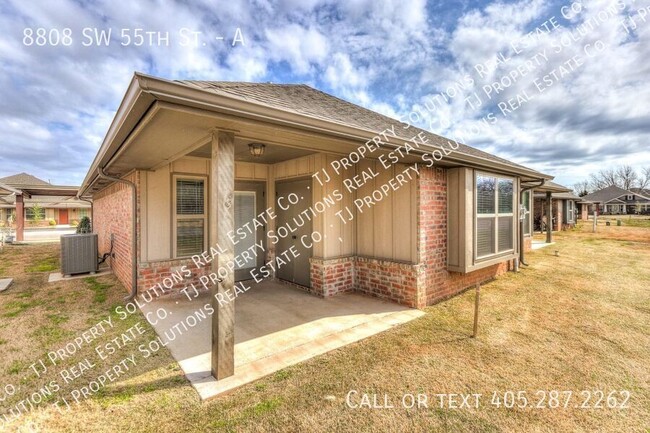 Building Photo - Two bedroom cottage in OKC!