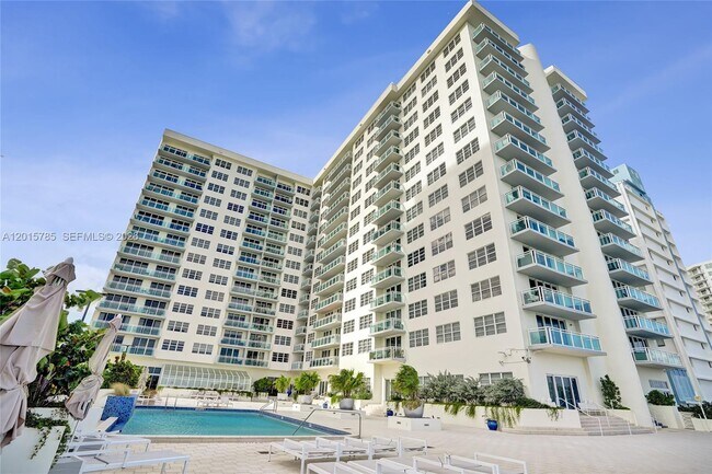 Building Photo - 6917 Collins Ave