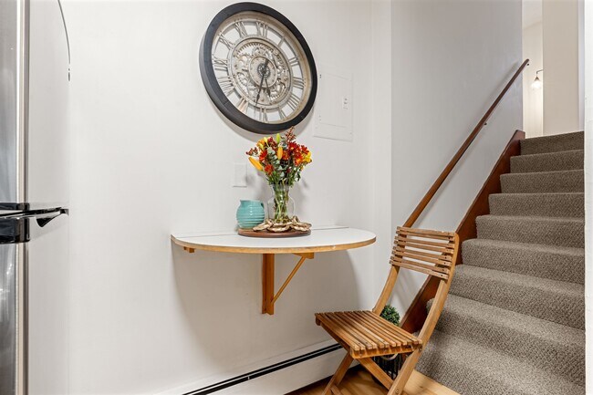 Building Photo - 46 Lewis St