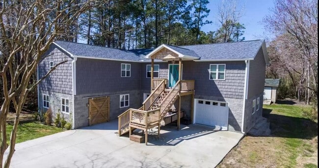 Primary Photo - Holiday Rental for 90 Days or More! Gated ...