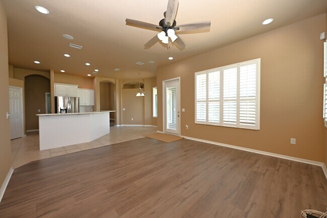 Building Photo - 2618 High Ridge Dr