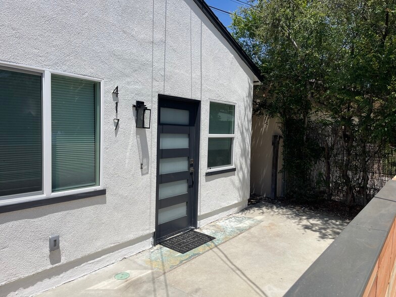 Building Photo - 487 Saint Augustine Ave