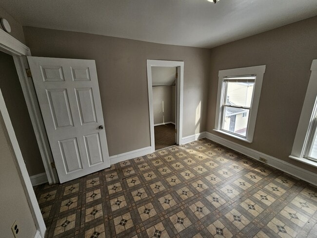 Building Photo - 1762 E 33rd St