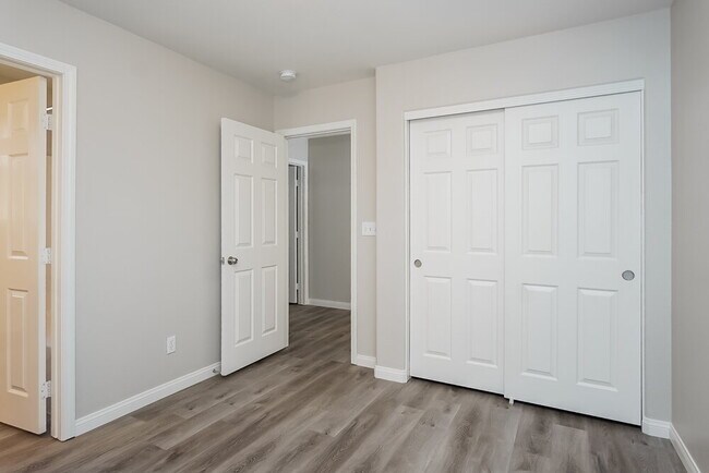 Building Photo - 8933 Jaquita Ave