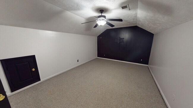 Building Photo - Updated Ranch w/ Bonus in Hope Mills!
