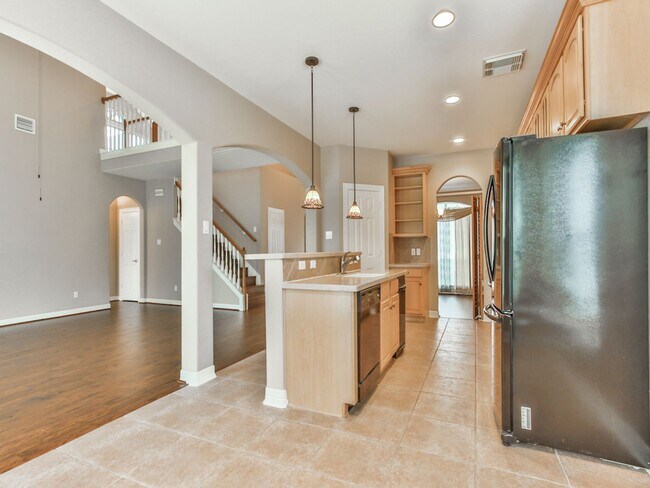 Building Photo - FORE Bedrooms in Del Lago!