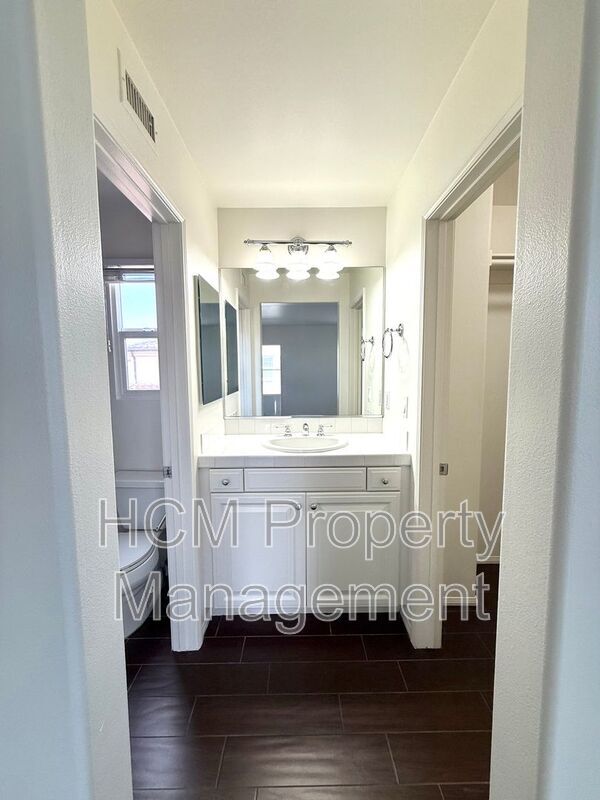 Building Photo - 74 Chantilly
