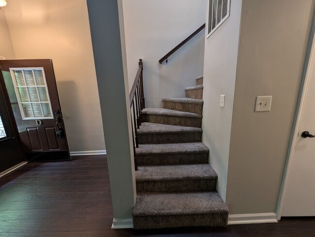 Building Photo - Charming  two story , 2 bedroom, 2.5 bath Condo located the Stratfordshire community !