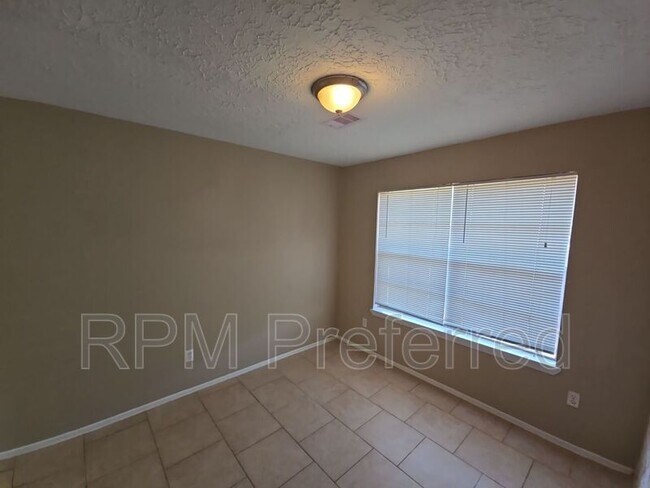 Building Photo - 23207 Pine Post Ln