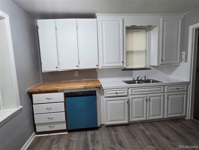 Building Photo - 16647 Rossini Dr