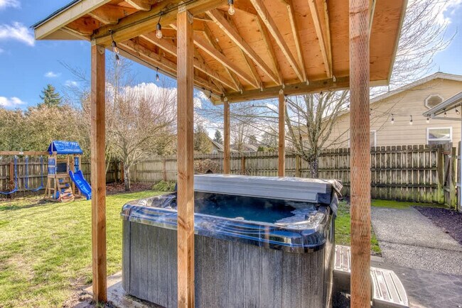 Building Photo - 353 Brightwood Ct