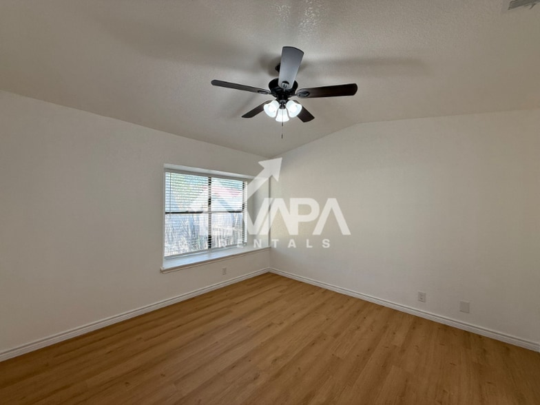 Building Photo - 4103 Sunrise Glade Dr