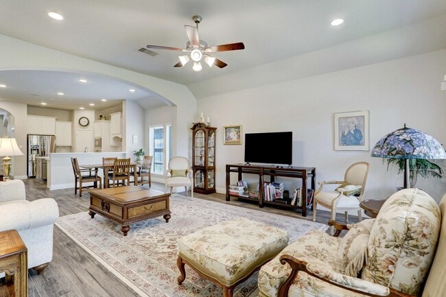Building Photo - 8126 Silverspot Ln