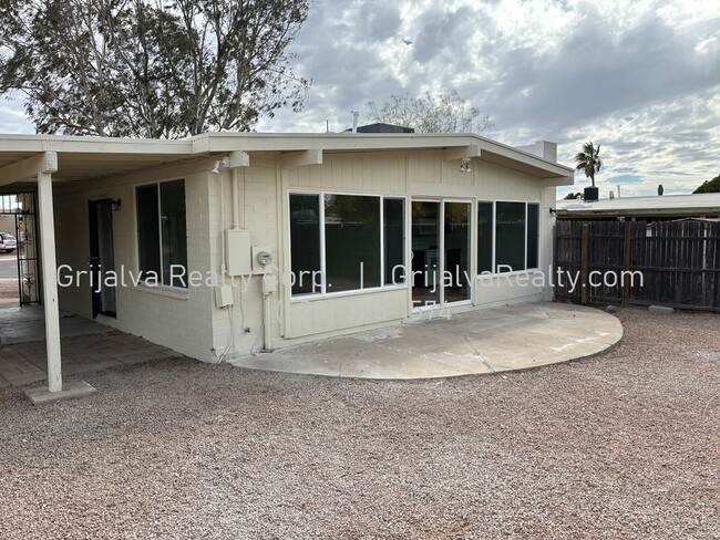 Building Photo - 3 Bedroom, 2 Bath House for Rent on the Eastside (Irvington/Kolb)