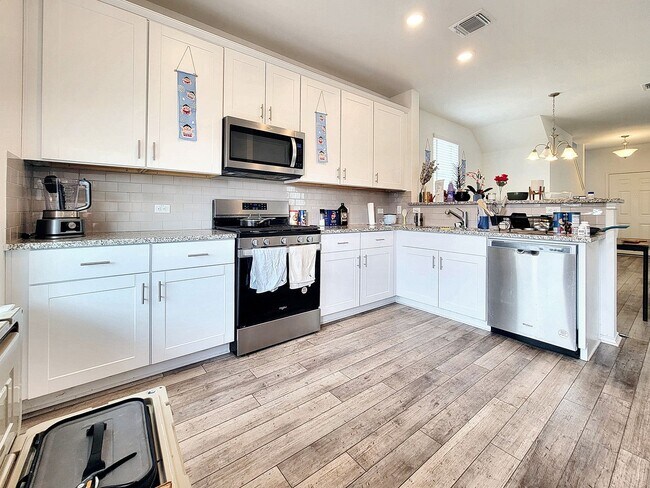 Building Photo - 517 Sour Cherry Ln