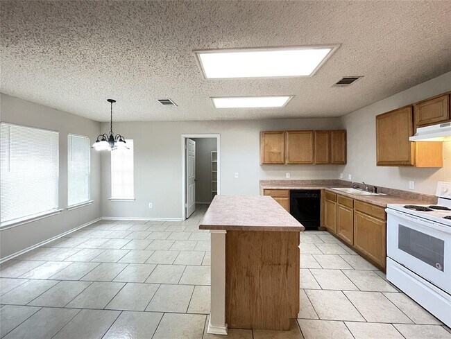 Building Photo - 3079 Hill St