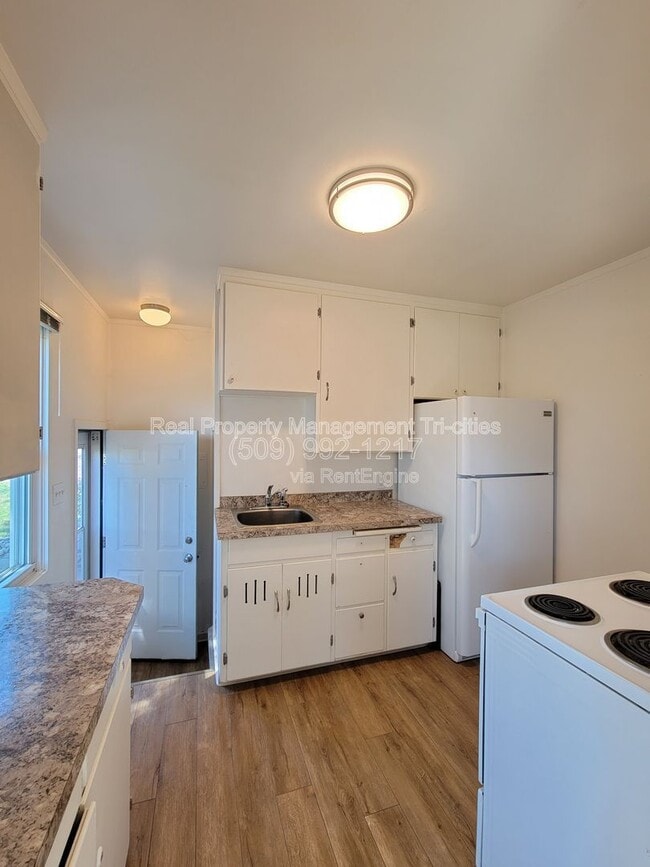 Building Photo - 1005 Torbett St