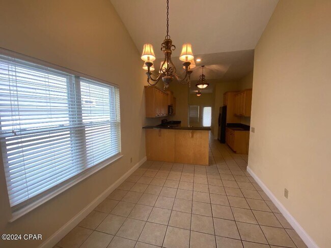 Building Photo - 4031 Oak Forest Dr