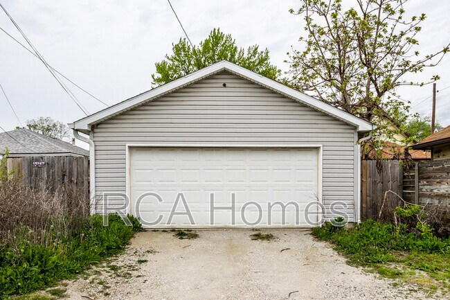 Building Photo - 1547 Hoyt Ave