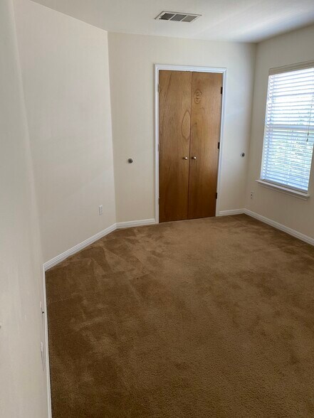Secondary Room - 112-114 Marvin Cove