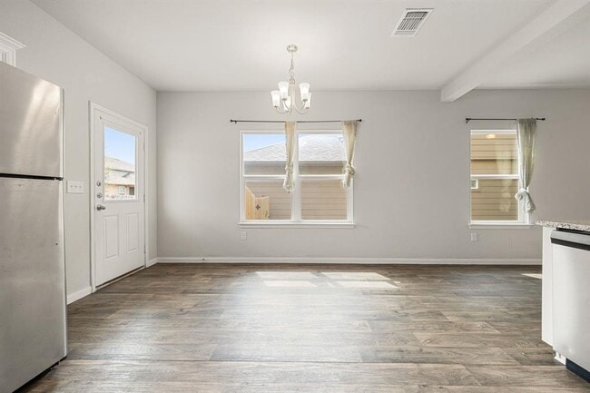Building Photo - 13925 Heywood Dr