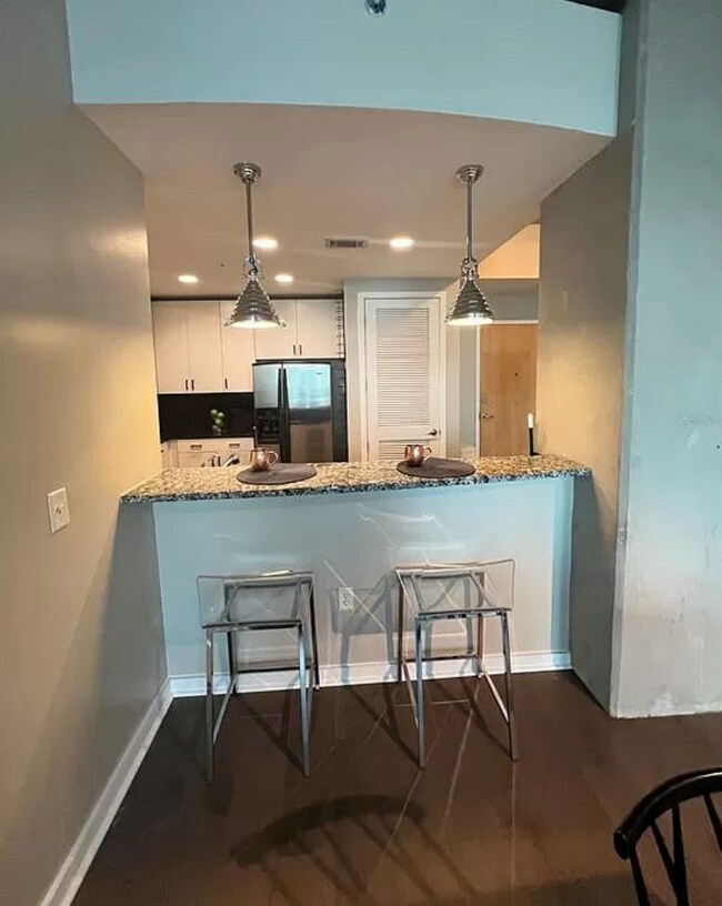 Building Photo - 777 N Ashley Dr