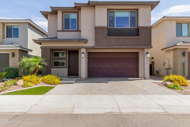 Building Photo - 3551 E Louise Dr