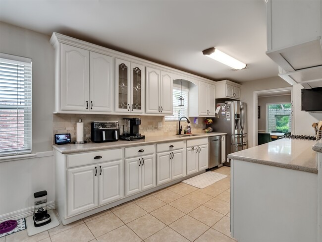 Building Photo - 2811 Quincannon Ln