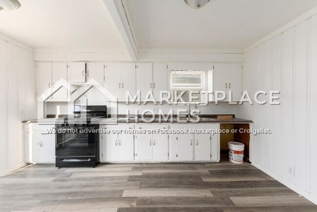 Building Photo - 8460 Chalmers Ave