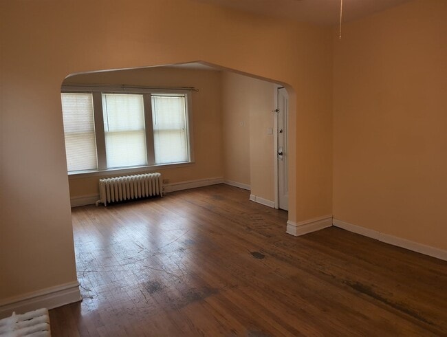 Building Photo - 5622 N Mango Ave