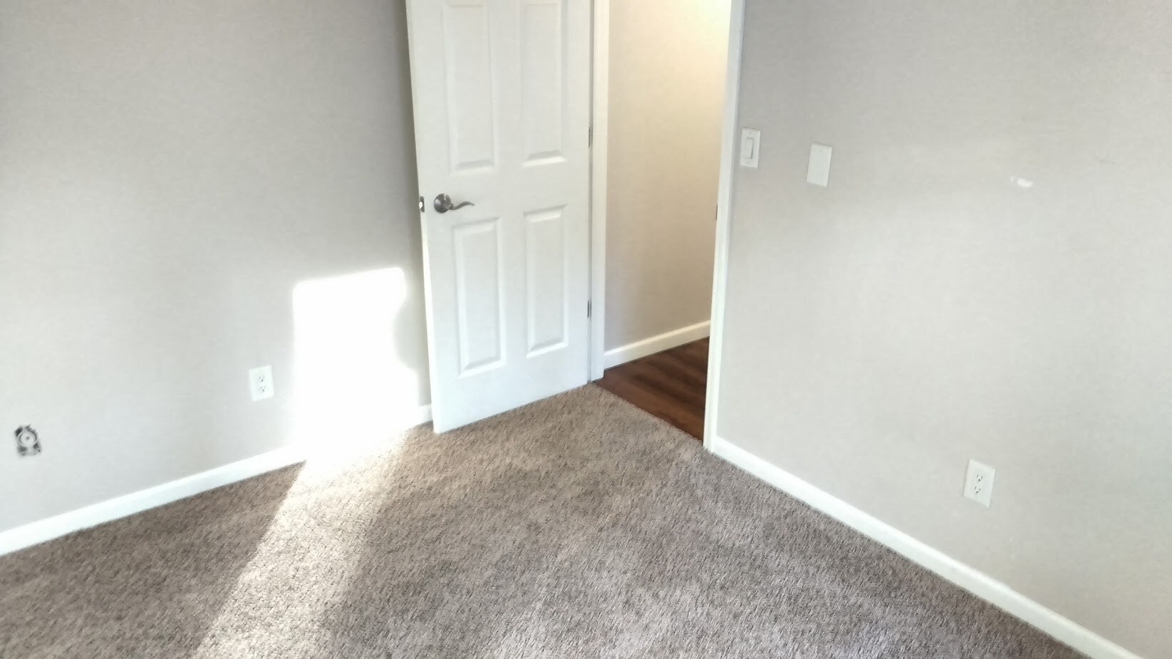 Building Photo - 1027 Riverside Dr