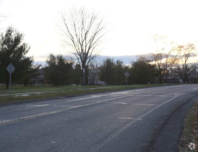 Building Photo - Nott’s Landing West