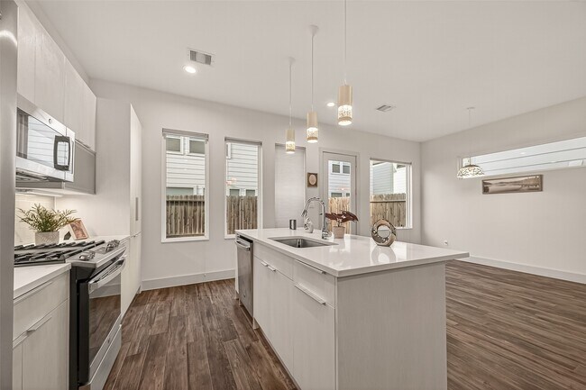 Building Photo - 4418 Bora Bora Ln